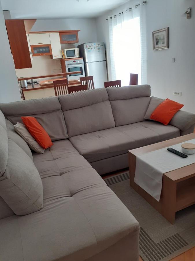 Appartement Apartman Maja & Marin à Biograd Na Moru Extérieur photo